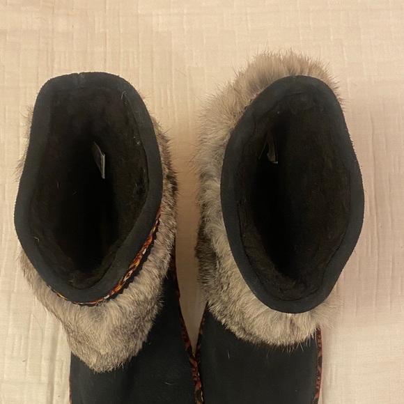 BearPaw Black and Gray Boots with Colorful Trim - Picture 6 of 9